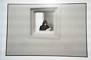 PHOTO ARGENTIQUE 1990' Olivier Culmann reportage en Chine 18X24cm NOIR ET BLANC - Picture 1 of 1