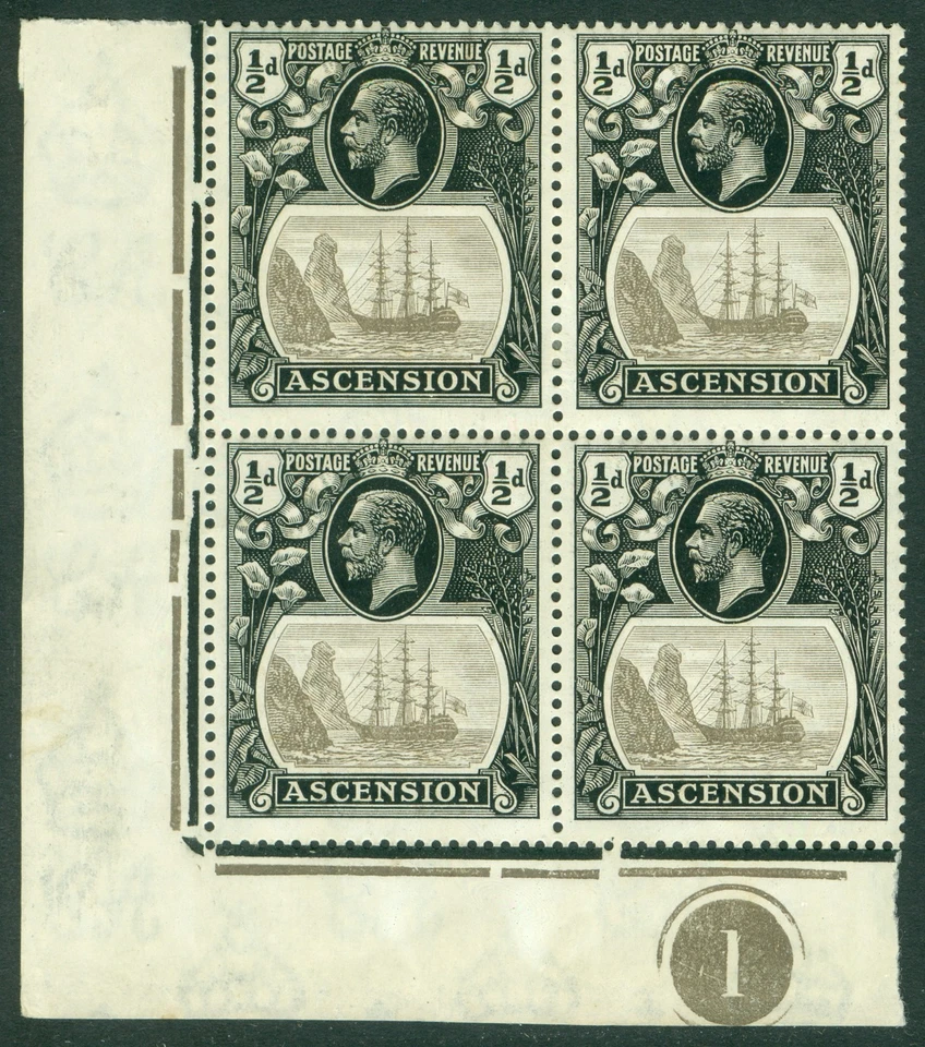 SG 10c Ascension 1924. 1⁄2d серо-черный и черный угловой краевой блок из 4... - Изображение 1 из 1