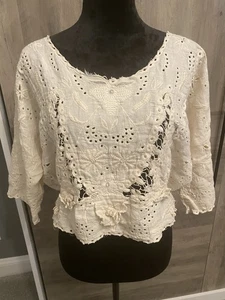 Blusa recortada Magnolia Pearl Coronodo de lino francés bordado a la luz de la luna-OS - Imagen 1 de 16