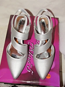 EASY STREET womens silver satin/gore pumps 2.5" heel 7 W dance flex outsole - Picture 1 of 7