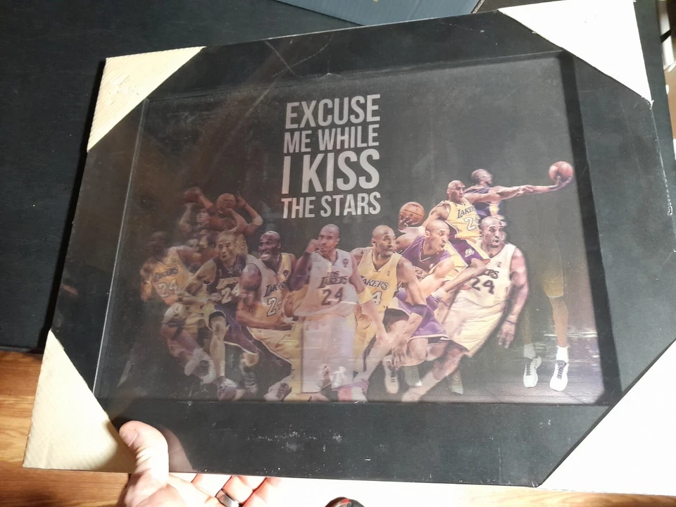 Коби Брайант голограмма картина рамка прибл. 19 x 15 дюймов Новый с упаковкой РЕДКИЙ - Изображение 1 из 4