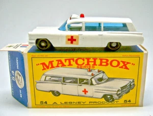 Matchbox RW 54B Cadillac Ambulance weiß mit Abziehbild perfekt in "E1" Box - Picture 1 of 9