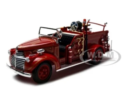 1941 GMC FIRE ENGINE TRUCK RED 1/32 DIECAST MODEL BY SIGNATURE MODELS 32348 - Image 1 of 4