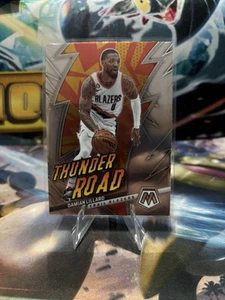 2023-24 Panini Mosaic - Thunder Road #2 Damian Lillard - Bild 1 von 3
