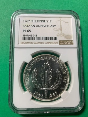 1967 PHILIPPINES ONE PESO 25TH ANNIVERSARY FALL OF BATAAN COMEM SILVER NGC PL 65 - Image 1 of 2