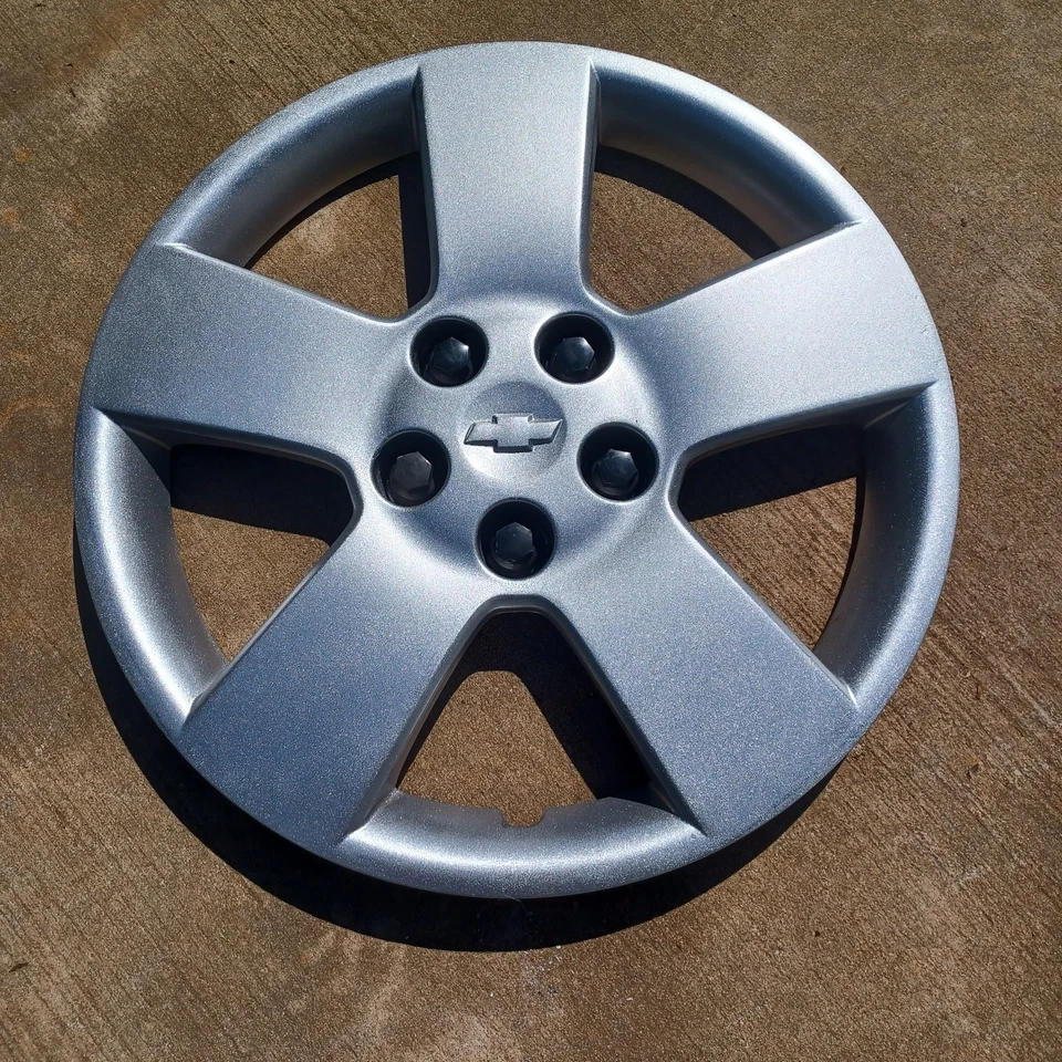 Chevrolet HHR hubcap 2006- 2011 fits 16 inch wheels 9596079, 3251 Repainted - Image 1 of 4