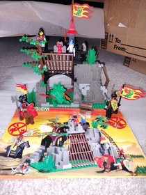 LEGO Castle: Dark Dragon's Den (6076) With Instruction Manual.