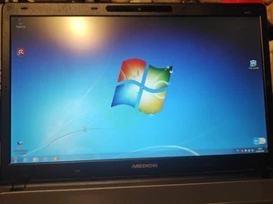 Multimedia Laptop Medion Akoya P8611 - 18,4" Display, 4 GByte Ram - Bild 1 von 18