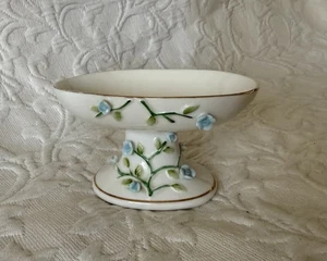 Vintage Sockel Seifenschale appliziert blau Blumen Ranken viktorianisch Shabby Chic Landhaus - Bild 1 von 10