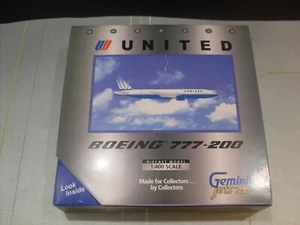 Gemini Jets 1:400 United Boeing 777-200 N775UA GJUAL497 - Picture 1 of 8