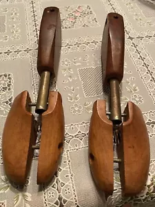 Shoe trees wood (women, child), vintage, spring-loaded - Picture 1 of 6