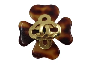 Authentische Vintage CHANEL Schildpatt Lucite Kleeblatt & Herz CC Logo Pin/Brosche - Bild 1 von 3