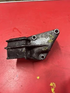 Volkswagen Transporter T4 Power Steering Pump Bracket 074145167 VW - Picture 1 of 19