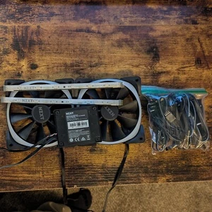 NZXT Aer RGB 2 PC Fan + RGB/Fan Controller + 2 RGB 200mm RGB Strips USED WORKING - Afbeelding 1 van 3