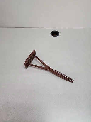 Trituradora de patatas de plástico de nailon marrón Foley de colección 9,75" 12 agujeros Foto 1 de 4