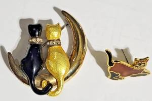 Vintage Carolee Brosche Anstecknadel schwarz & gold Katzen hängend an Mondsichel + Bonus Katze Pin - Bild 1 von 8