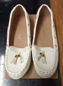 Womens New Look White Flat Shoes Size 4 - Picture 1 of 5