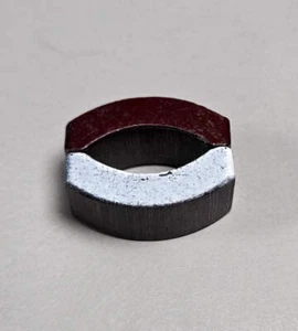 Auto World Parts Xtraction - Imanes de motor blanco/rojo - Imagen 1 de 1