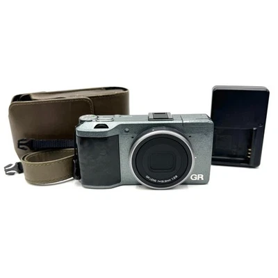 [Fast neuwertig] RICOH GR limitierte Auflage grüne Waveton-Digitalkamera... - Bild 1 von 4