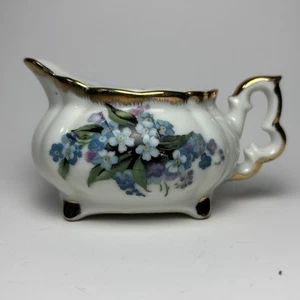 Vintage Milchkännchen mit Fuß blau Vergissmeinnicht Blumen mit Goldrand Akzent - Bild 1 von 8