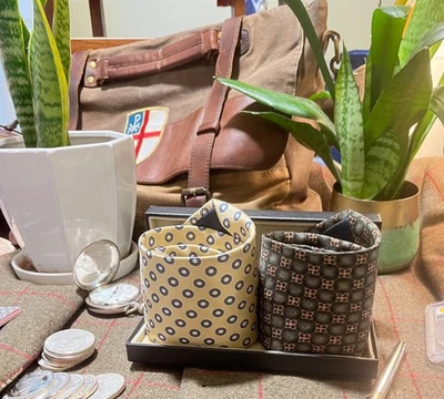 MEETING STREET 100% SILK TIE GOLD, BLUE & SILVER GEO OVALA 59”X 3.5 HAND MADE - Image 1 of 4