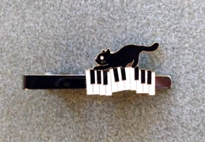 Gato preto no teclado gravata clipe barra fecho presente para ele dia dos pais - Imagem 1 de 4