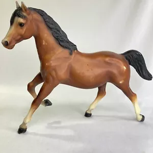Breyer Running Mare Sugar Brown Bay #124 1961-1987 de colección dañada - Imagen 1 de 20