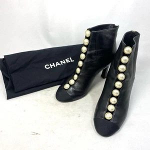 CHANEL COCO Mark Artificial Perla Botas Cortas Cuero Negro de JP - Imagen 1 de 24