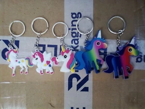 Girls Unicorn Key Rings Chain Kids Party Bag Children Birthday Fob Charm Purse - Foto 1 di 11
