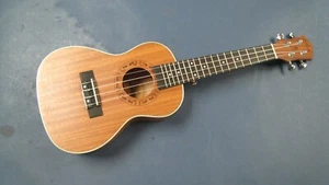 Ranch Model UK-23 Concert Bow Back Ukulele w Padded Case, Strap & More Unused EX - Picture 1 of 14