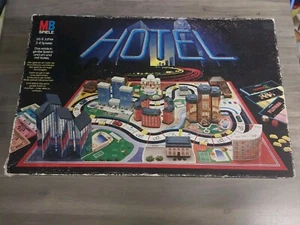Hotel - MB- Originalausgabe 1986 - ohne Laternen sonst vollständig - - Bild 1 von 2
