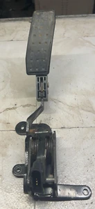 2004-2006 CADILLAC SRX 3.6L AT Accelerator Gas Pedal Assembly OEM - Picture 1 of 10