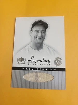 2000 UPPER DECK YANKEE LOU GEHRIG 传奇徽章球衣插入完好卡 — 第 1/2 张图片