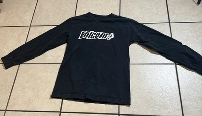Camiseta Volcom preta desbotada manga longa tamanho pequeno usada - Imagem 1 de 4