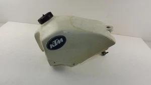 KTM 250 (1985). Depósito De Gasolina Con Tapón Y Grifo. Ver Las 12 Fotos. - Imagen 1 de 12
