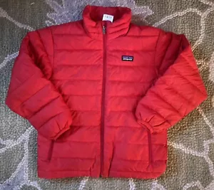 Patagonia Daunen Pullover gefütterte Jacke durchgehender Reißverschluss rot Jugend Größe 8! EUC! - Bild 1 von 1