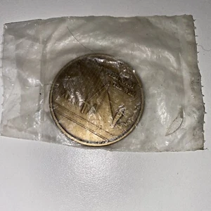 Unopened, U.S. Military Coin "Viet Nam ..The Wall" Veterans Of Foreign Wars. A - Picture 1 of 2