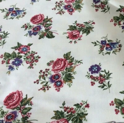 GALLO ROJO - COLECCIÓN DE LUCY #DSN26447 - FLORAL -- POR YARDA Foto 1 de 4