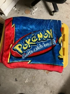 Pokemon Fuzzy Blacket - Bild 1 von 2