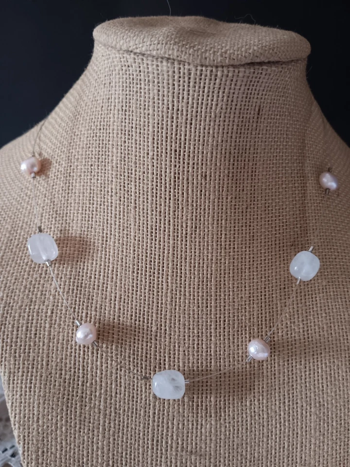 Collar de cuentas de plata esterlina y cuarzo rosa con cierre de langosta Sipada Foto 1 de 4