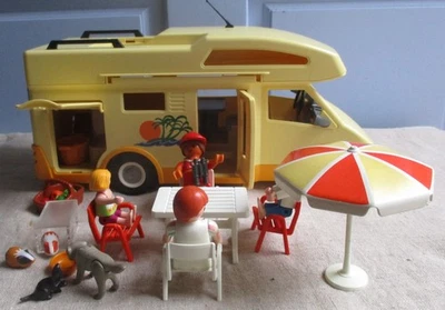 PLAYMOBIL CAMPING CAR + 4 PERSONNAGES + ANIMAUX - Photo 1/4