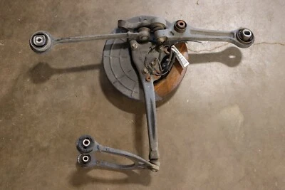 2015-2023 DODGE CHALLENGER RWD FRONT LEFT SPINDLE KNUCKLE WHEEL HUB W/ ARMS OEM - Image 1 of 4