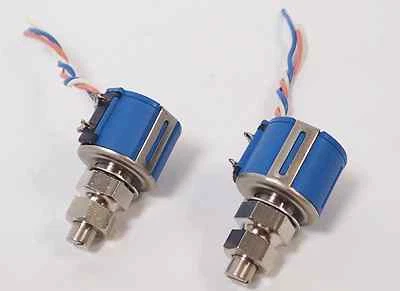 LOT OF 2 BOURNS 3540S-1-502 ROTARY METAL POTENTIOMETERS, 2W 5 KOHM RESISTANCE - Bild 1 von 3
