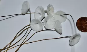 8 VINTAGE WHITE FLUTED GLASS HEADPINS * 16.7mm 5/8in flower MOULDABLE WIRE - Picture 1 of 2