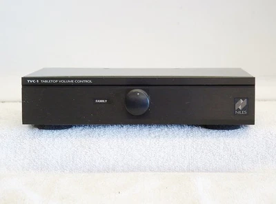Controlador de volumen multi altavoz de mesa Niles TVC-1 Foto 1 de 4