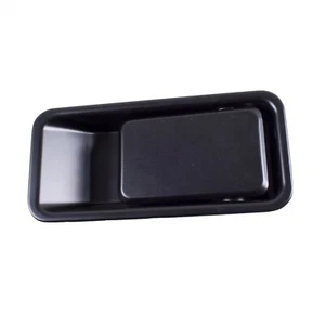 Manija de puerta trasera Omix 11812.10 se adapta a 97-06 Wrangler (TJ) - Imagen 1 de 2
