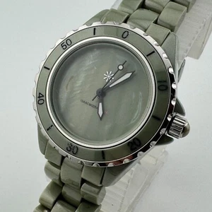 Isaac Mizrahi Quartz Watch Men 30m Green Ceramic Fixed Bezel New Battery 6" - Picture 1 of 6