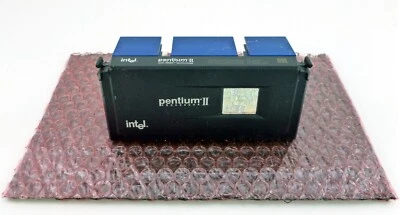 Vintage Pentium II Processor 80522PX266512 SL265 with MMX by Intel - Image 1 of 4