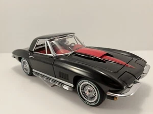 Franklin Mint - 1967 Black/Red Corvette Convertible LE 148/150 Model # S11E817 - Picture 1 of 23