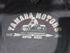 2010 Medium Yamaha High Performance Motor Bikes Graphic T Shirt - Picture 1 of 5